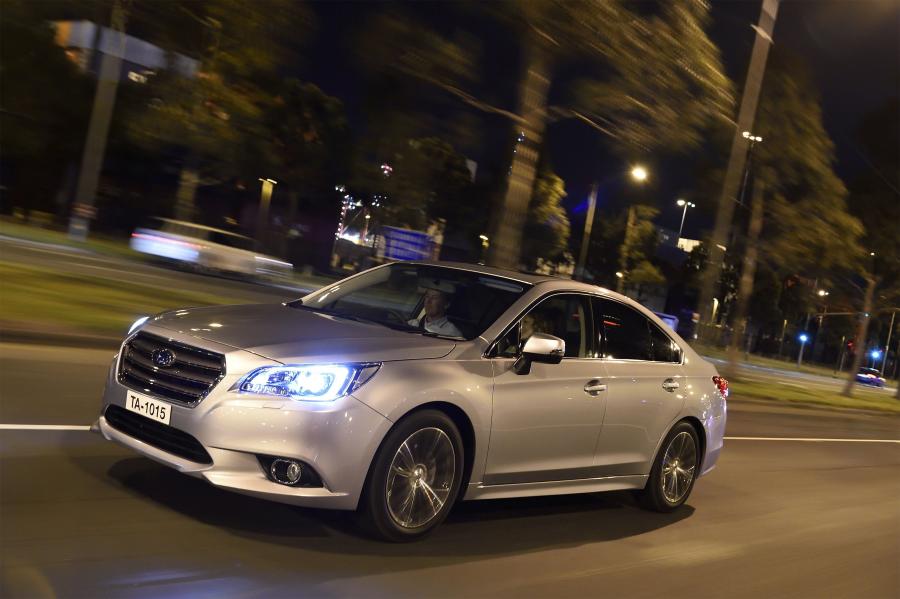  Subaru Legacy 2015 года  (ZA) (фото 10 из 16)